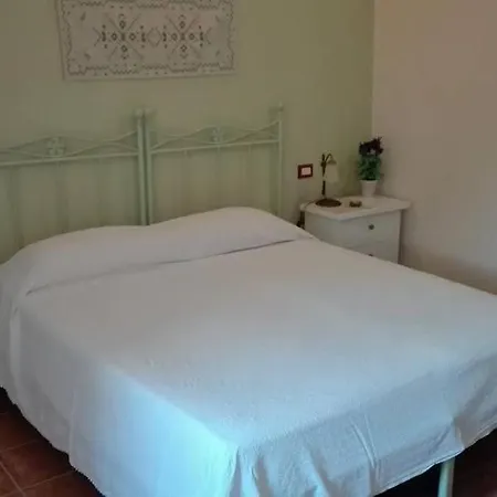 Domu Delunas Bed & Breakfast *