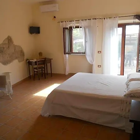 Domu Delunas Bed & Breakfast 3*